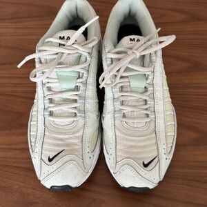 Nike Women's Sneakers in Light Green and White